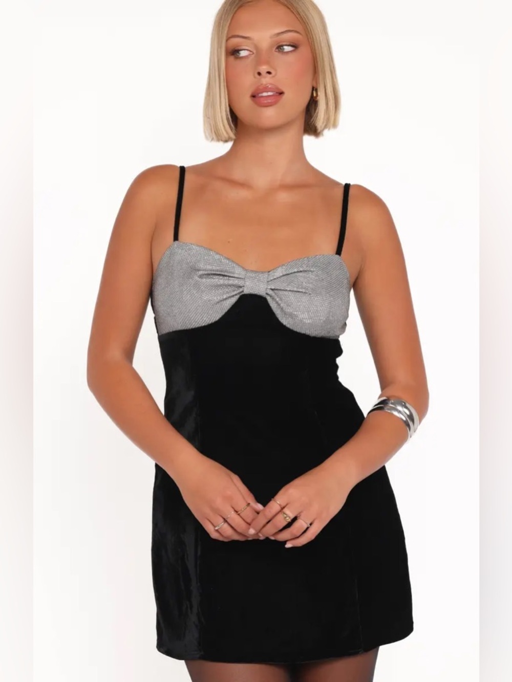 Petal & Pup • NWT Wendelyn Velvet Mini Cocktail Dress PTP 17”-19”